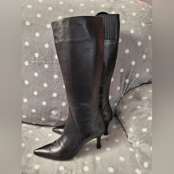 Vaneli Zida - size 8.5, 2 in high, heeled, zip up boots - Picture 4 of 16